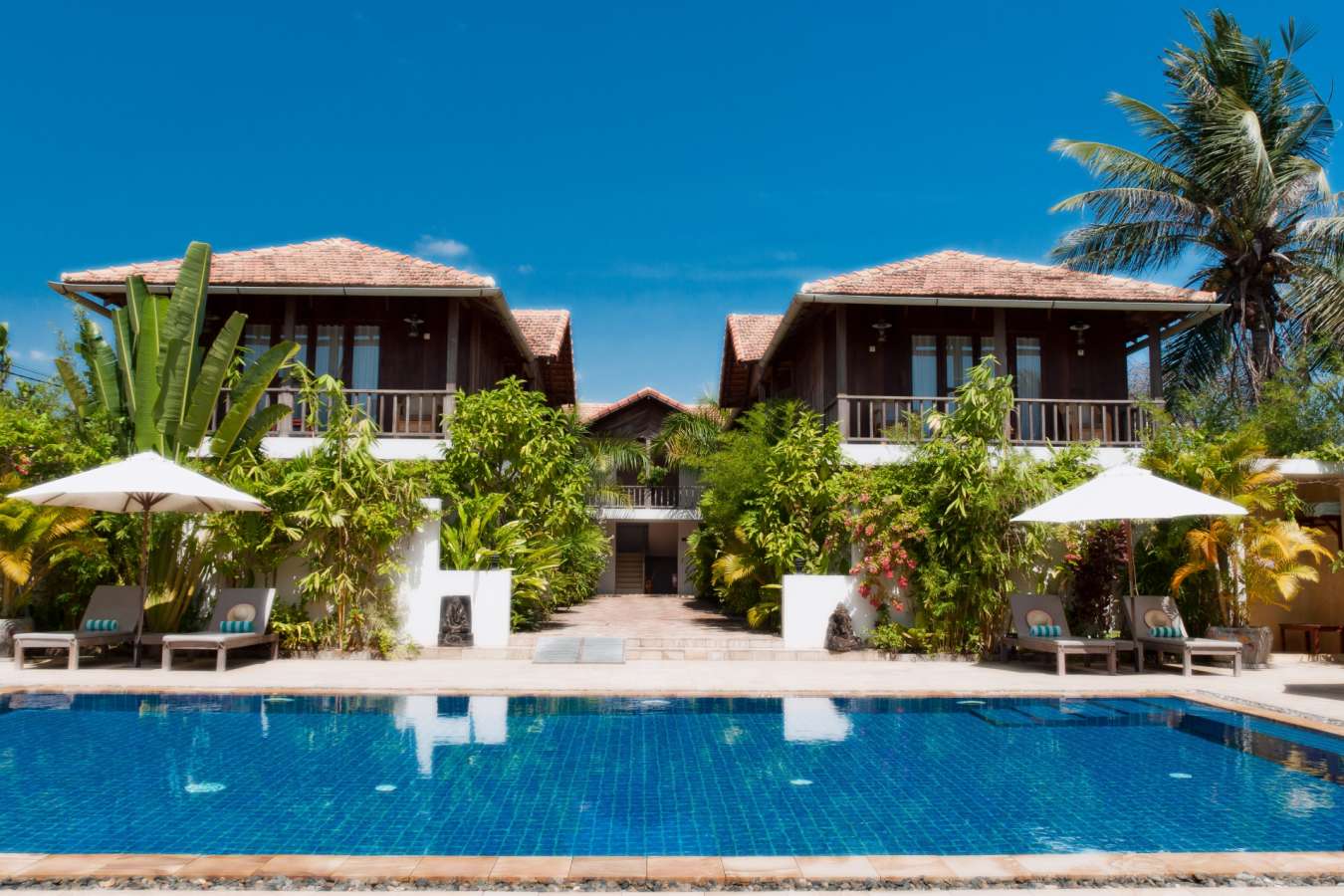 Pool area 