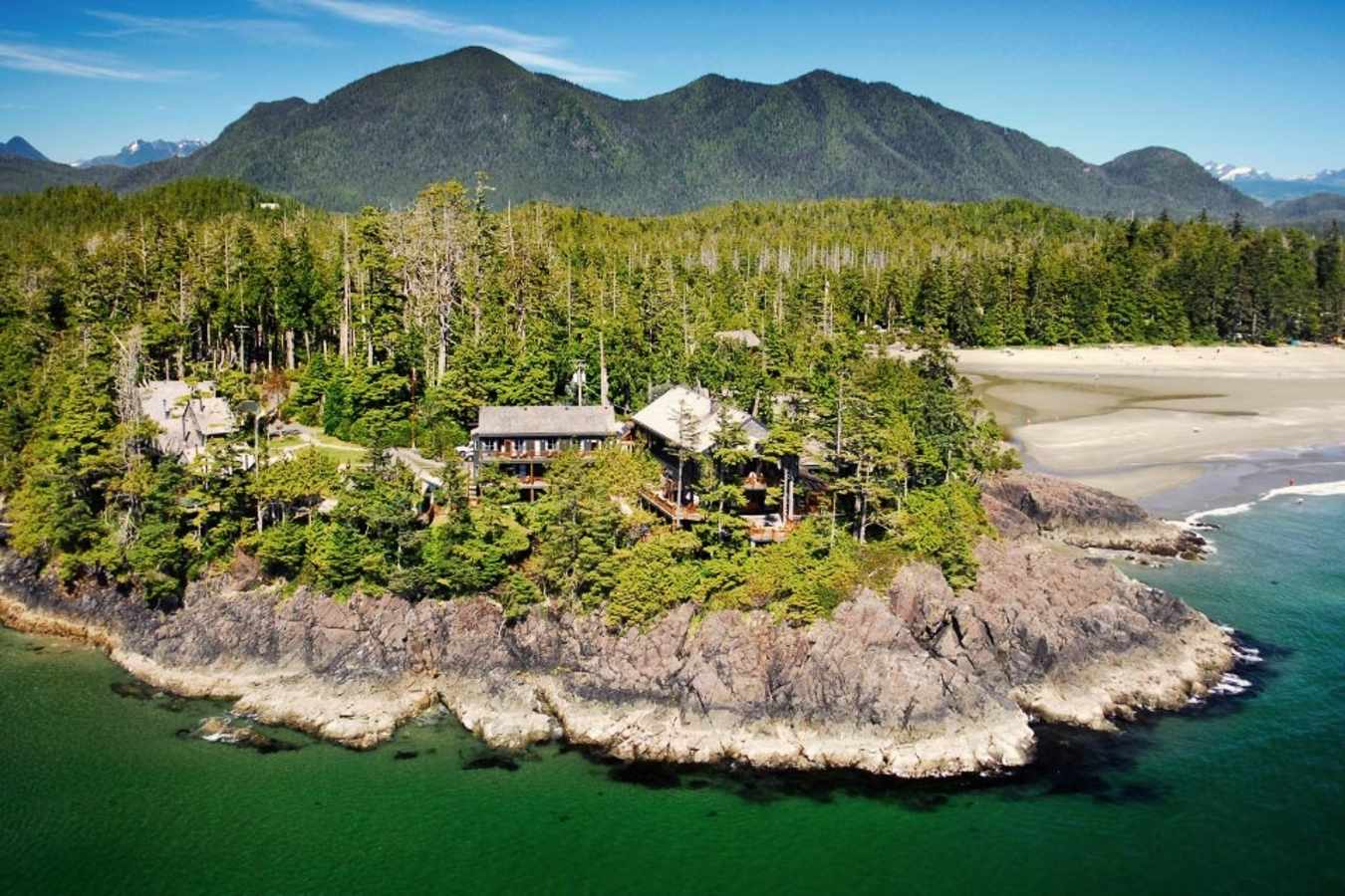 Lodge Exterior - Middle Beach Lodge