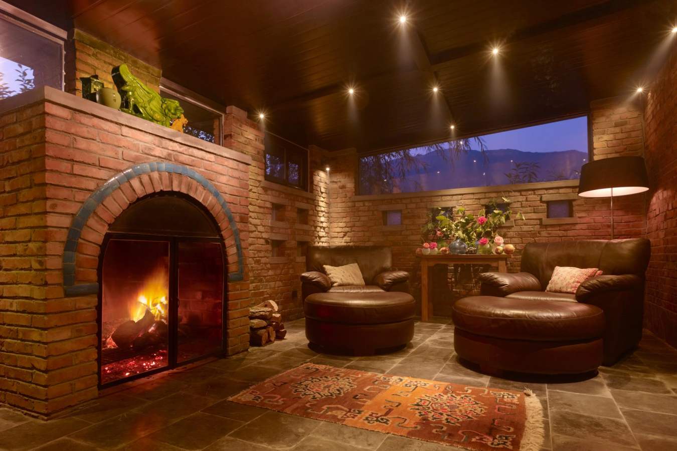 Lounge - Brickyard