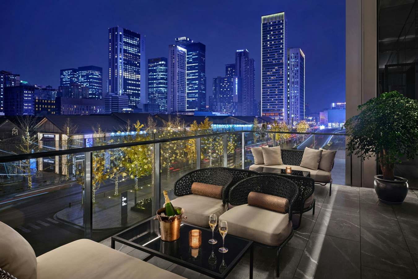Niccolo Chengdu- 27