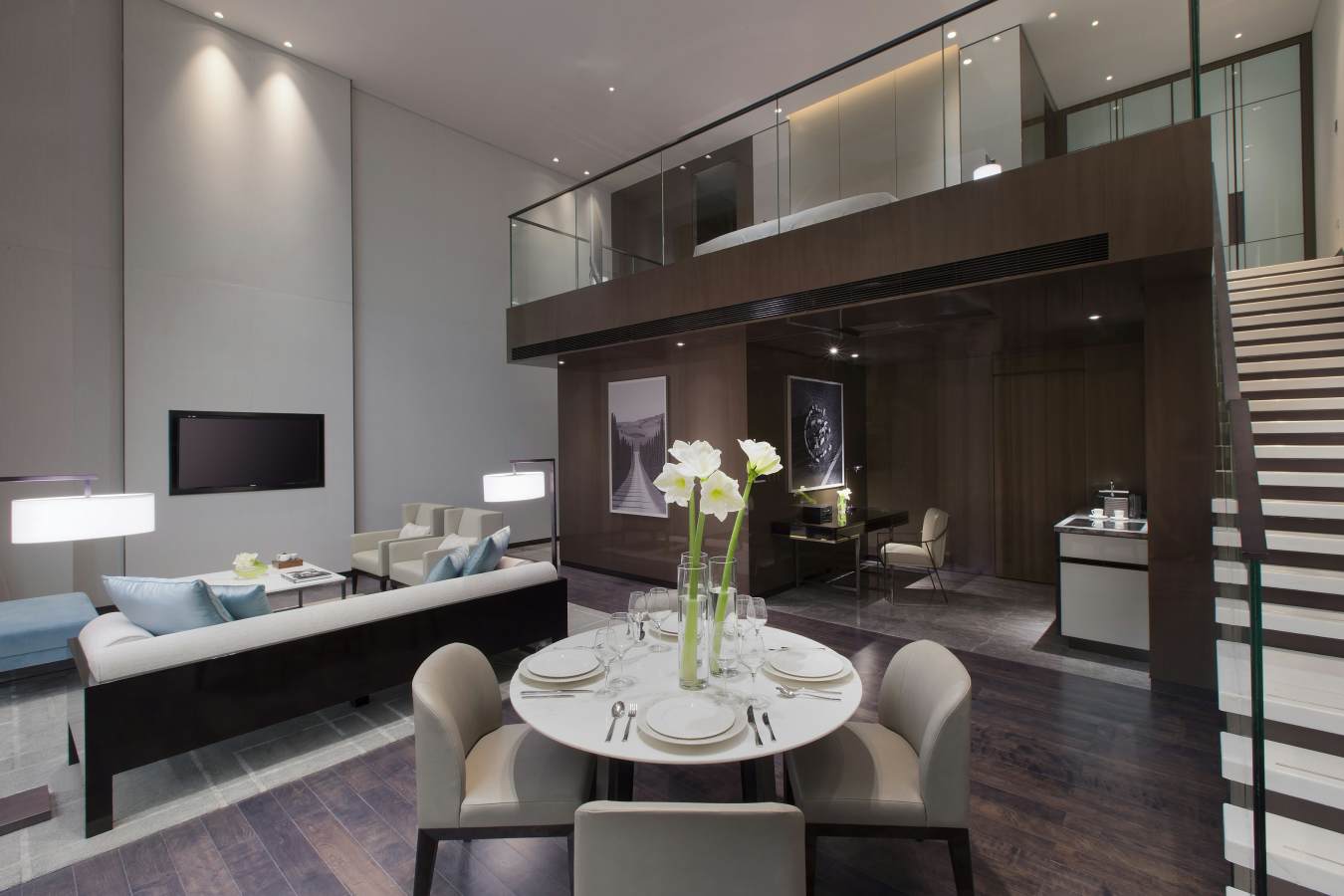 Niccolo Chongqing- 32