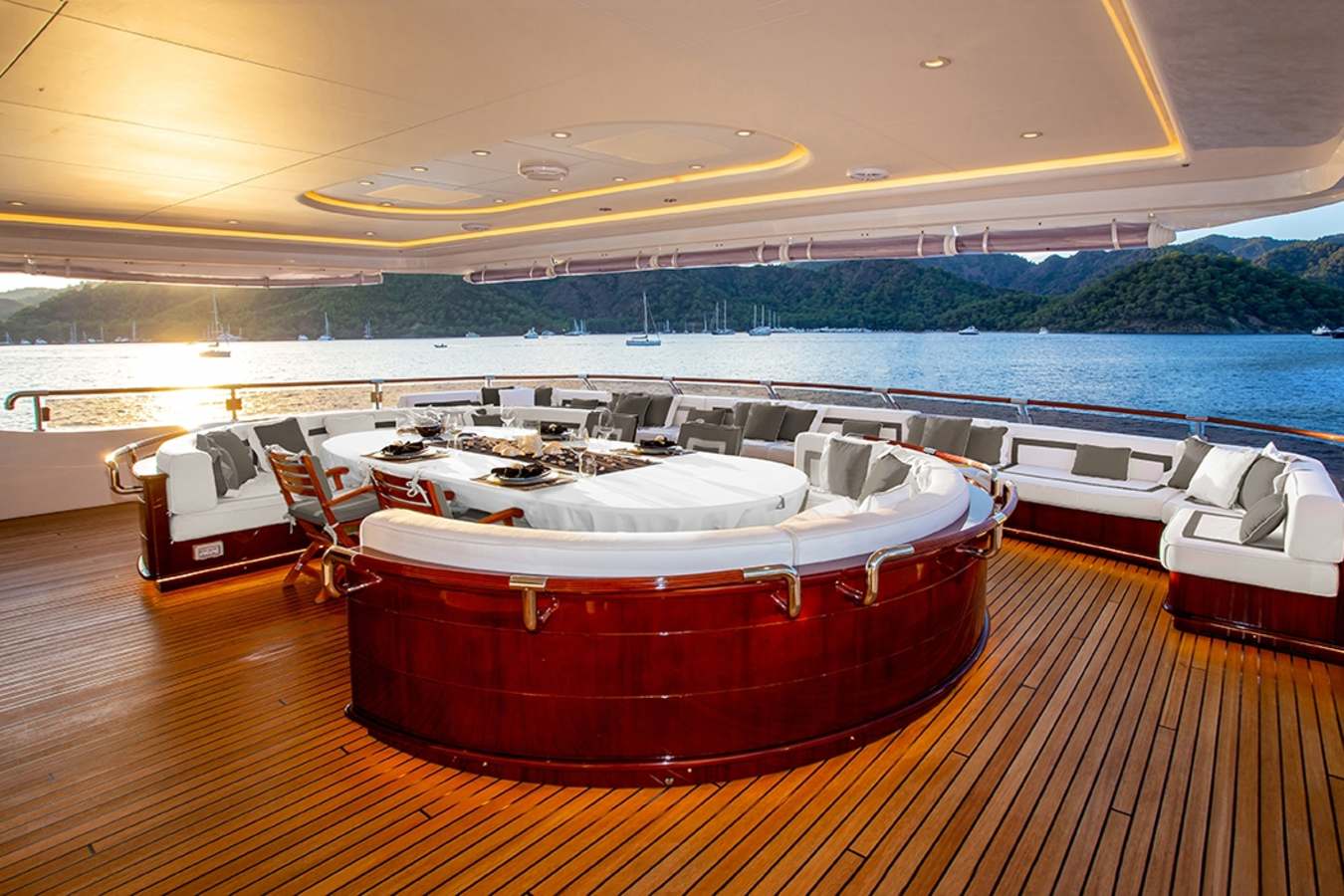 Aqua Mare Exterior Al Fresco Dining Area 