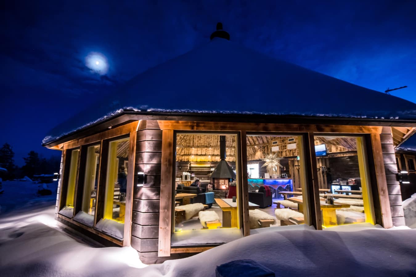 The restaurant 