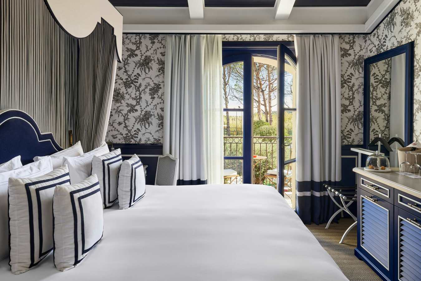 AREV St. Tropez- 44
