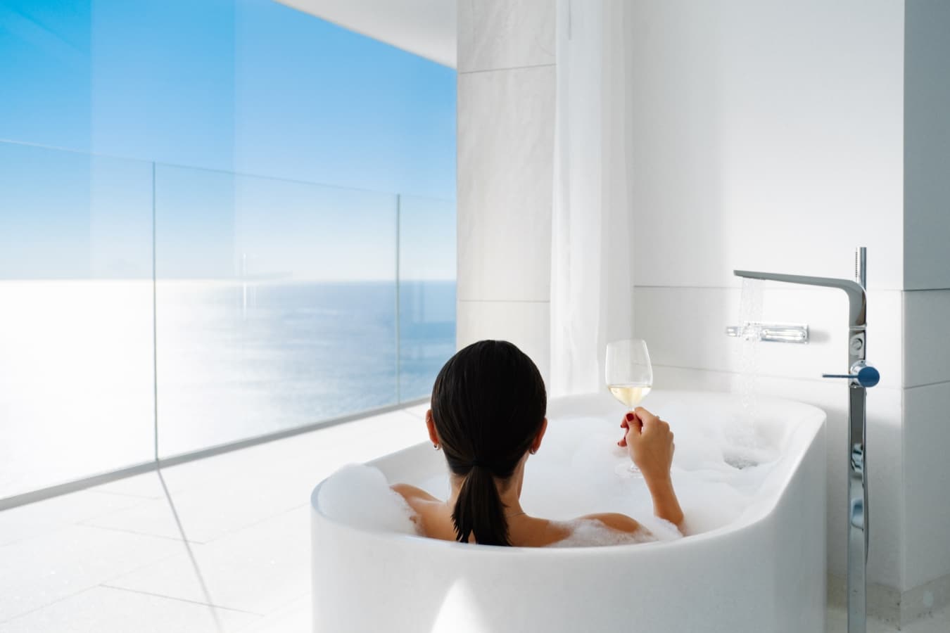Crystal room bath 