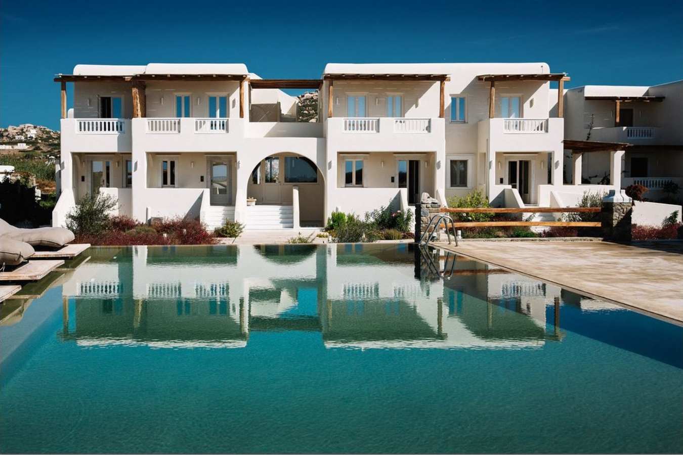 Ammothines Cycladic Suites - Outside Pool 