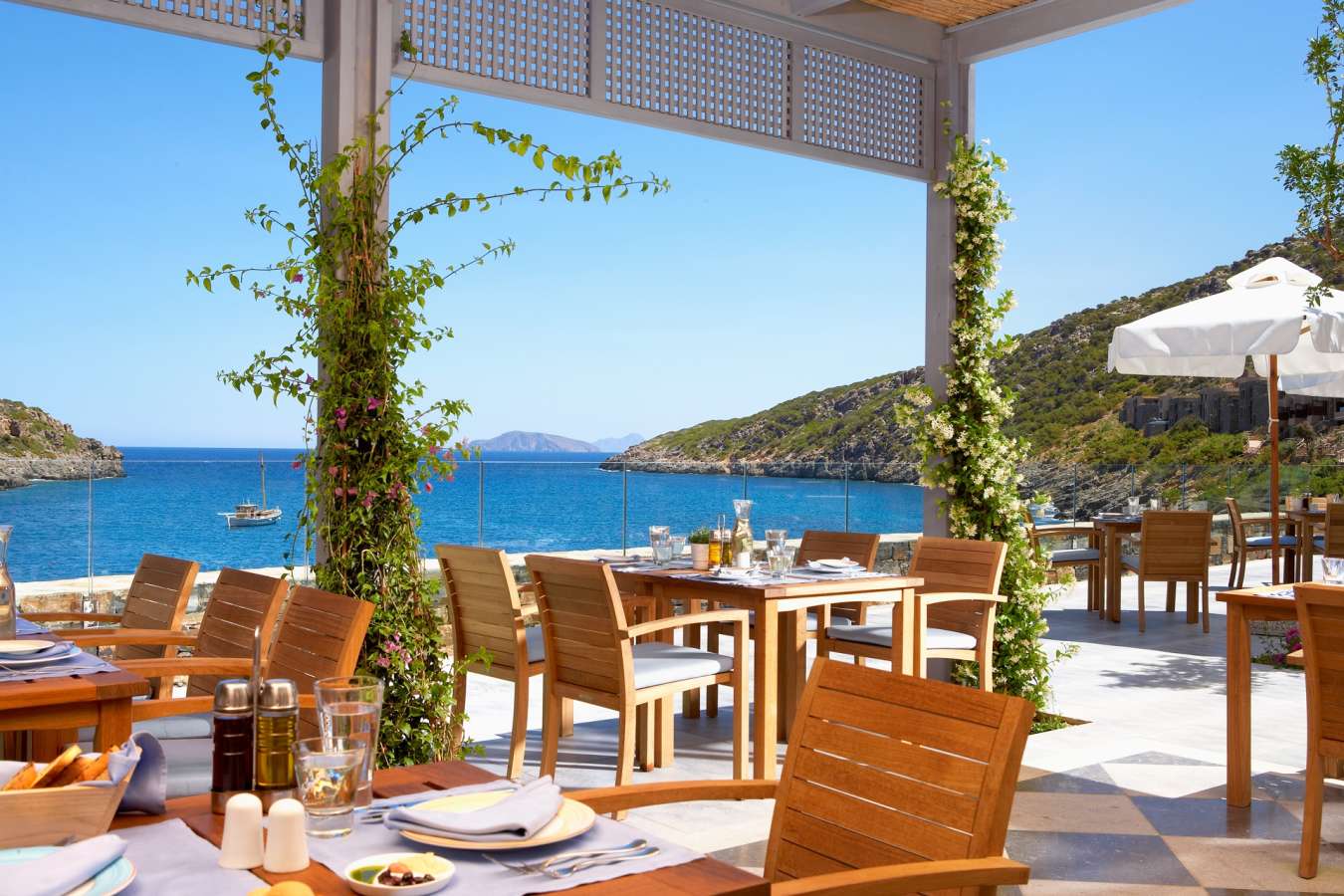 Daios Cove Taverna Restaurant 