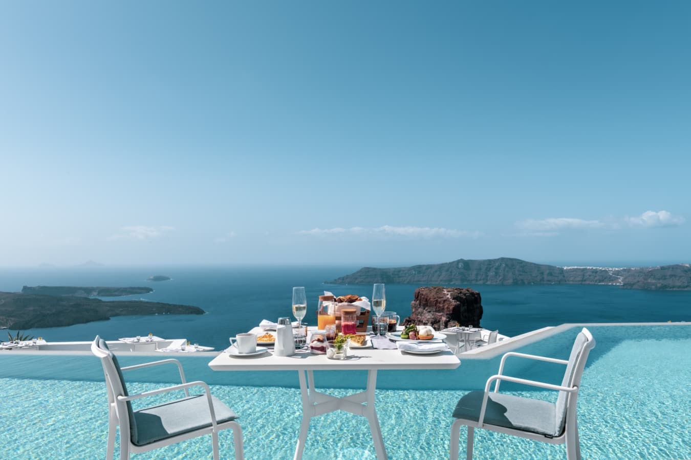 Alfresco dining - Grace Santorini 