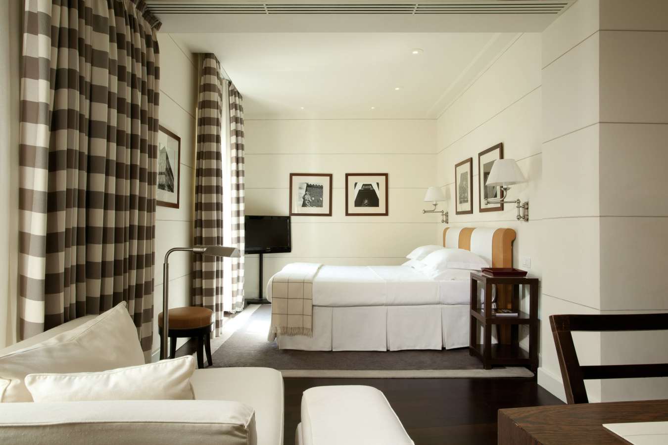 Gallery Hotel Art- 12