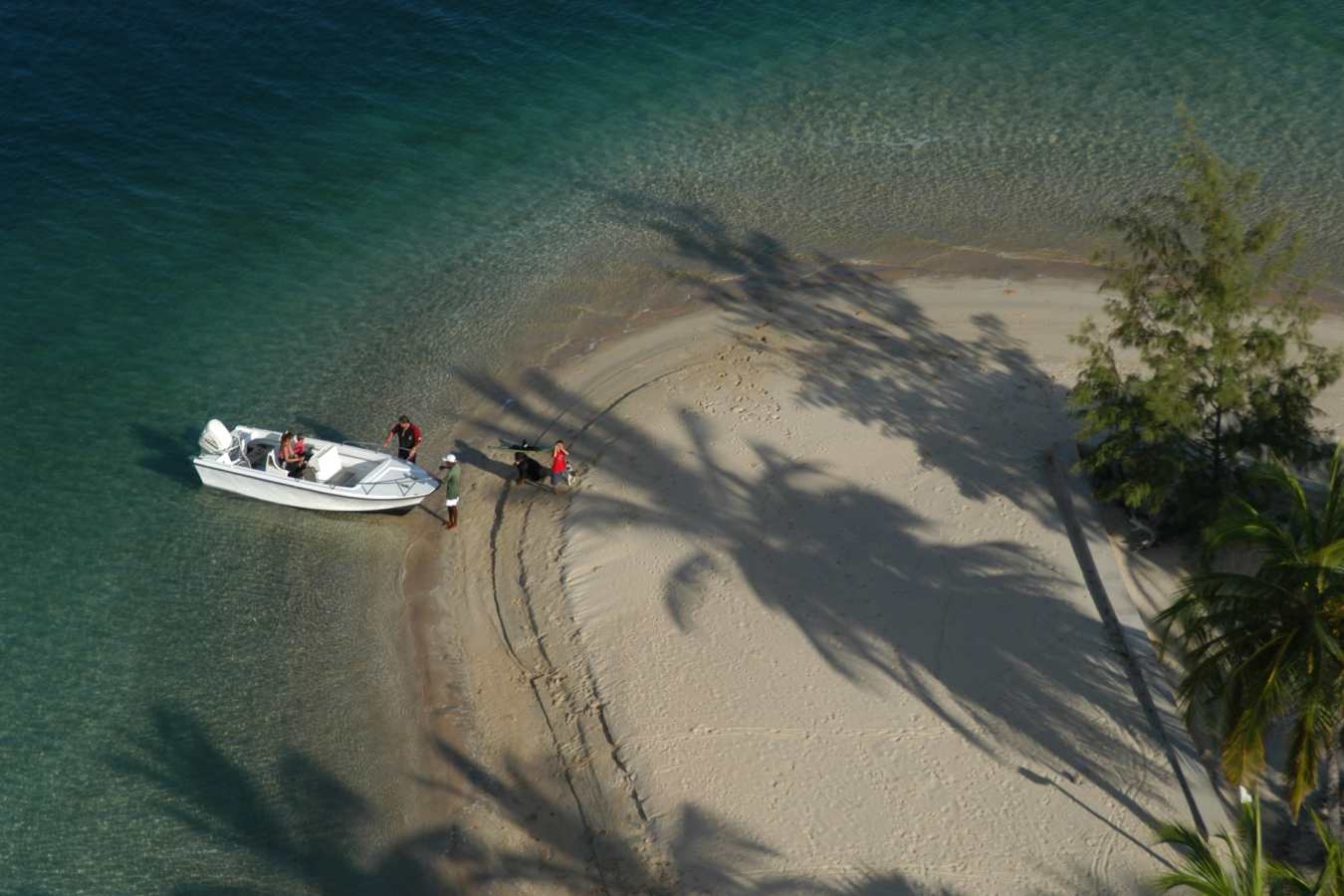 Boat at Manda Bay 