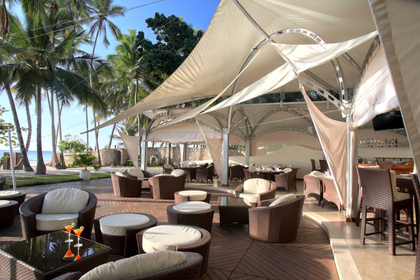 Sails restaurant at Almanara Villas 