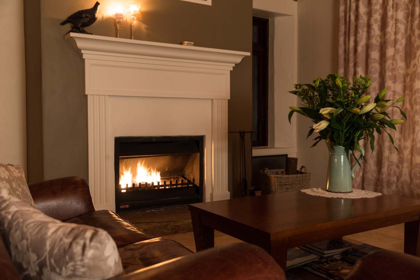 Fireplace - Mt Cook Lakeside Retreat 