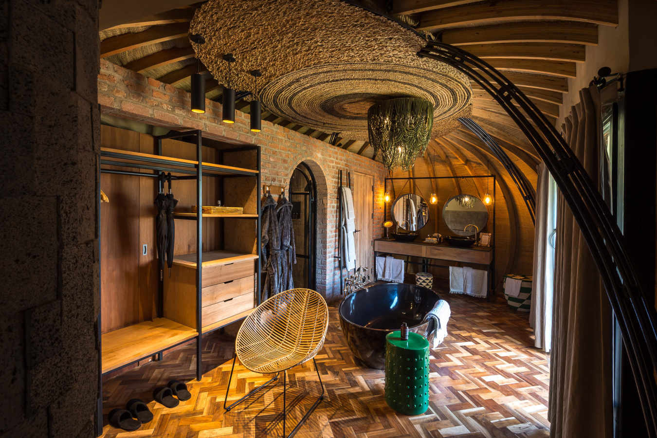 bisate bathroom  