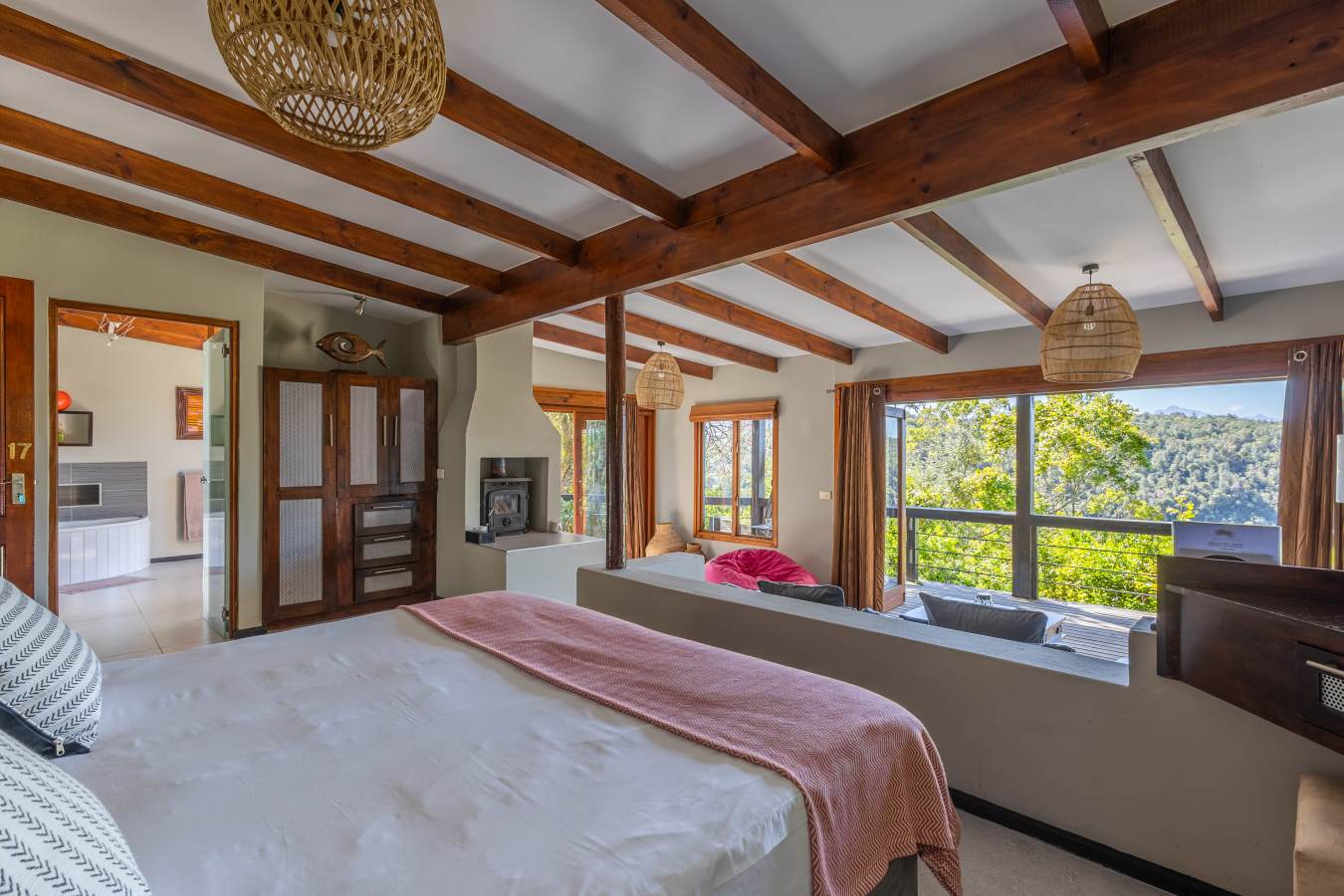 Hog Hollow Country Lodge- 47