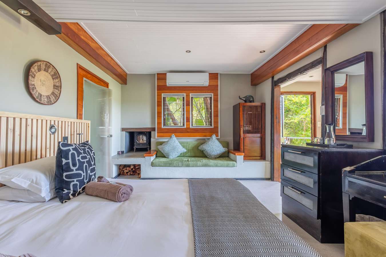 Hog Hollow Country Lodge- 52
