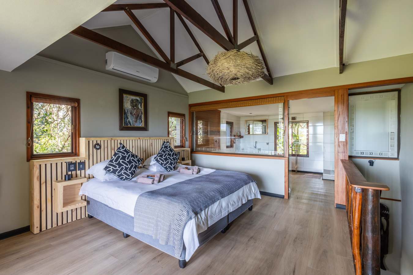 Hog Hollow Country Lodge- 54