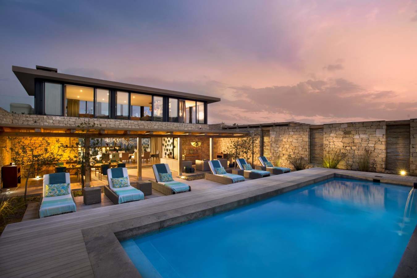 Patio and pool - Morukuru Ocean House 