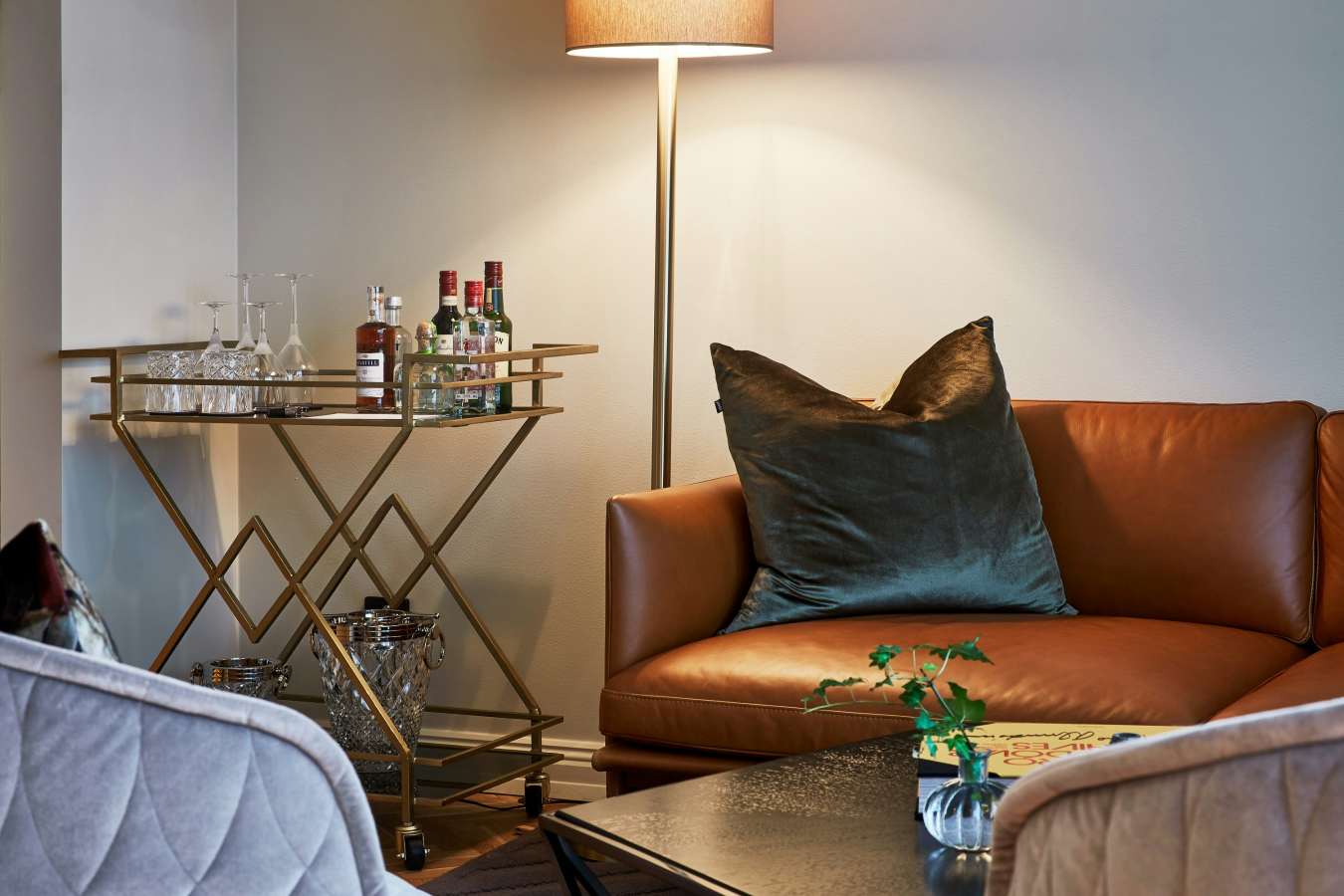Bank Hotel- 22