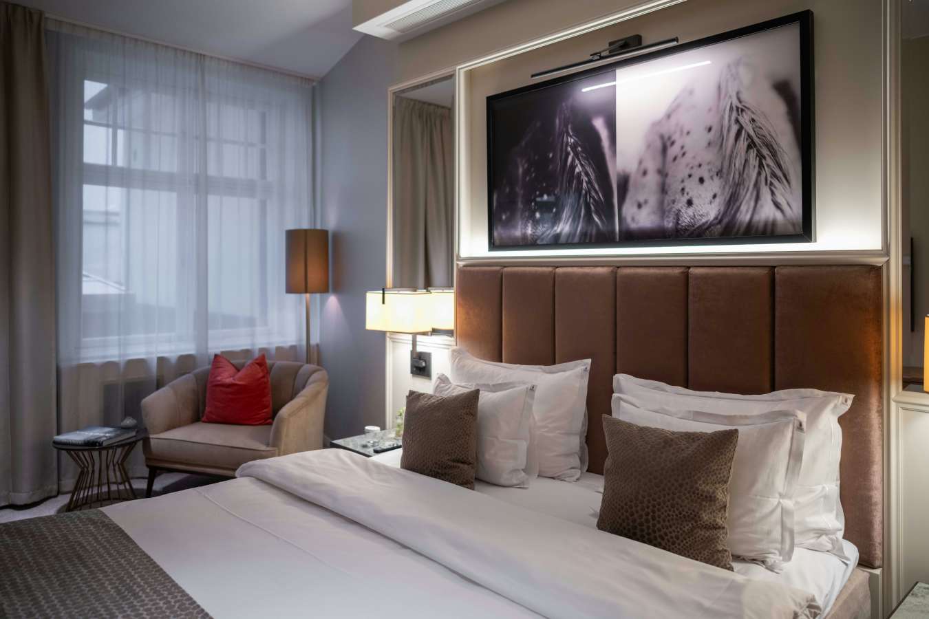 Bank Hotel- 77