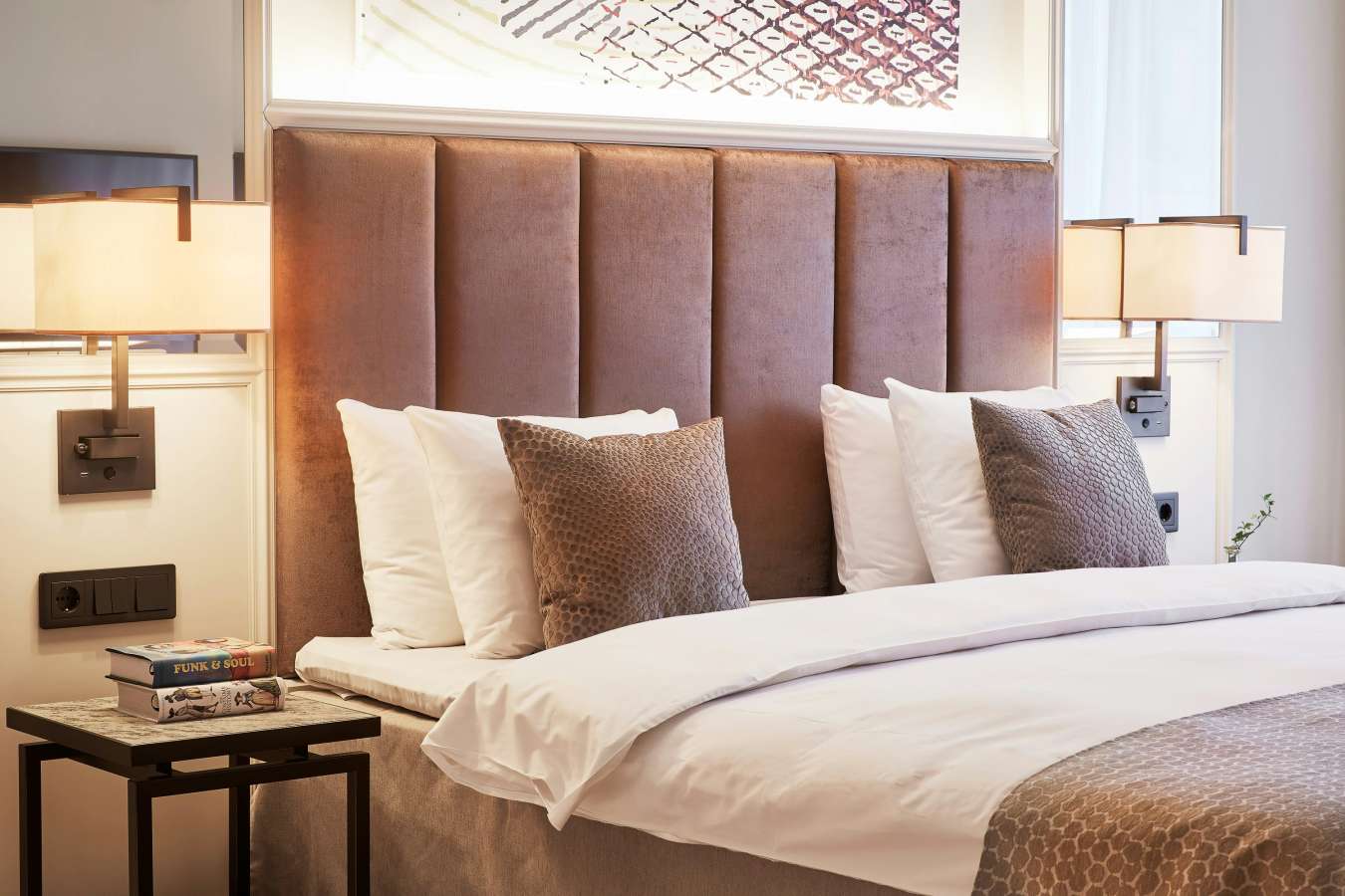 Bank Hotel- 12