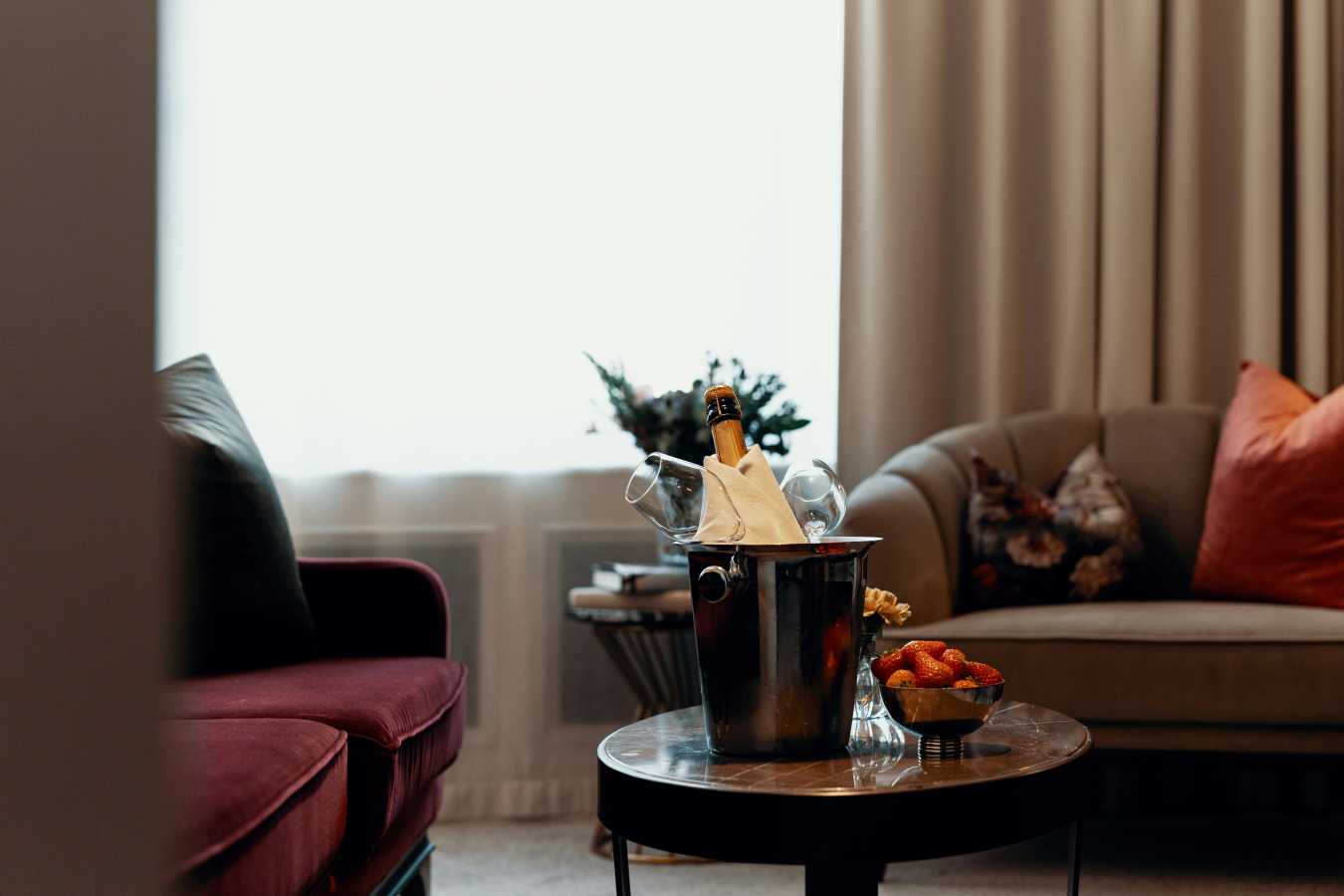 Bank Hotel- 16