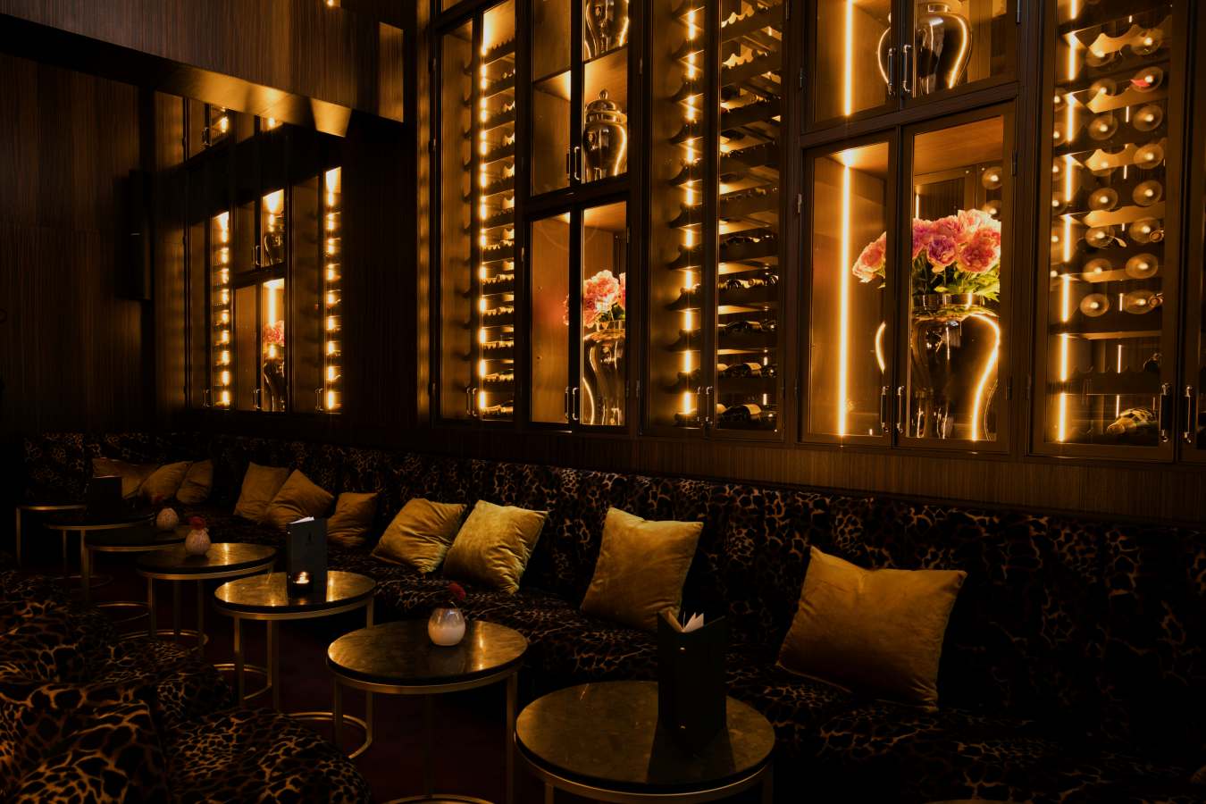 Bank Hotel- 69