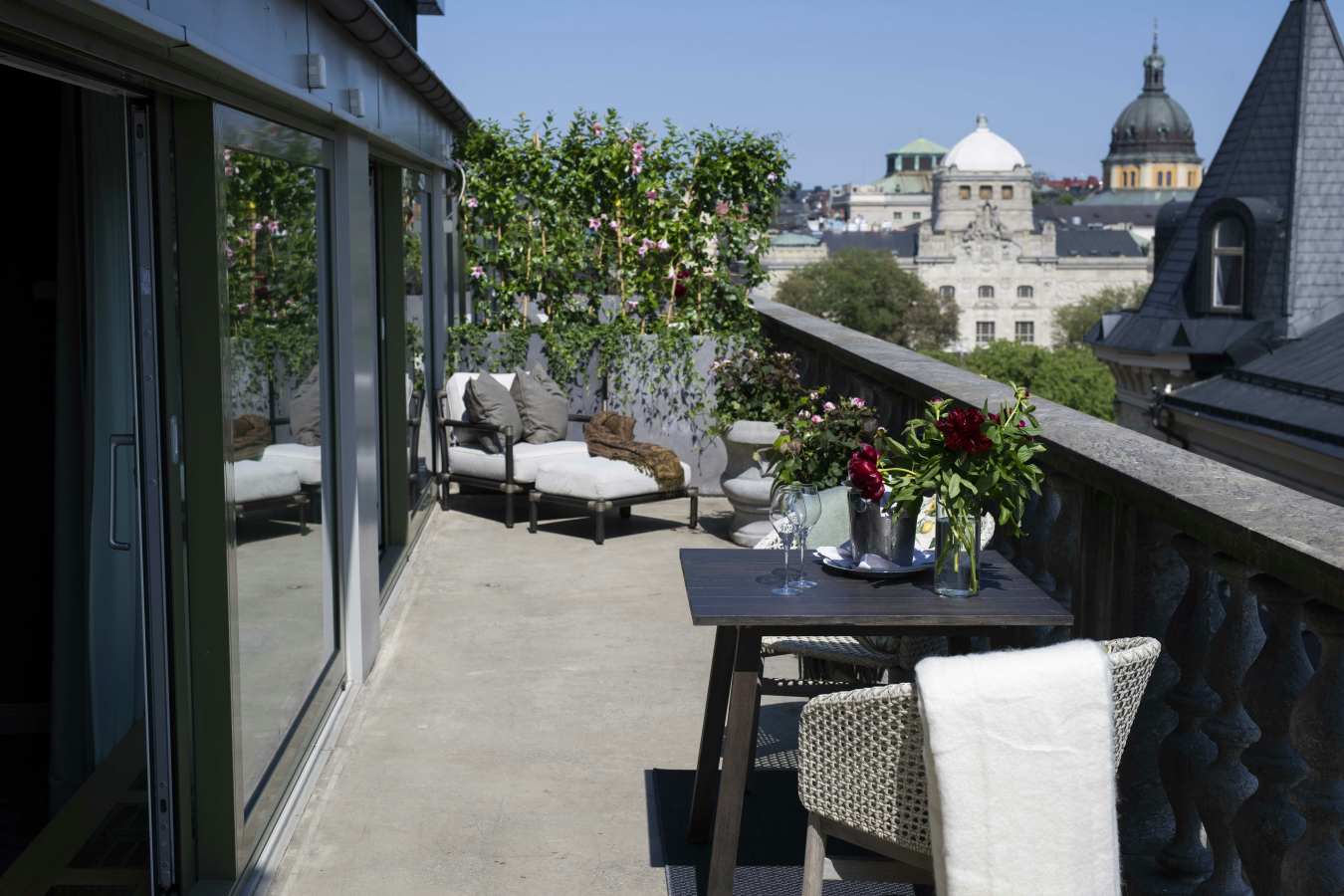 Bank Hotel- 44