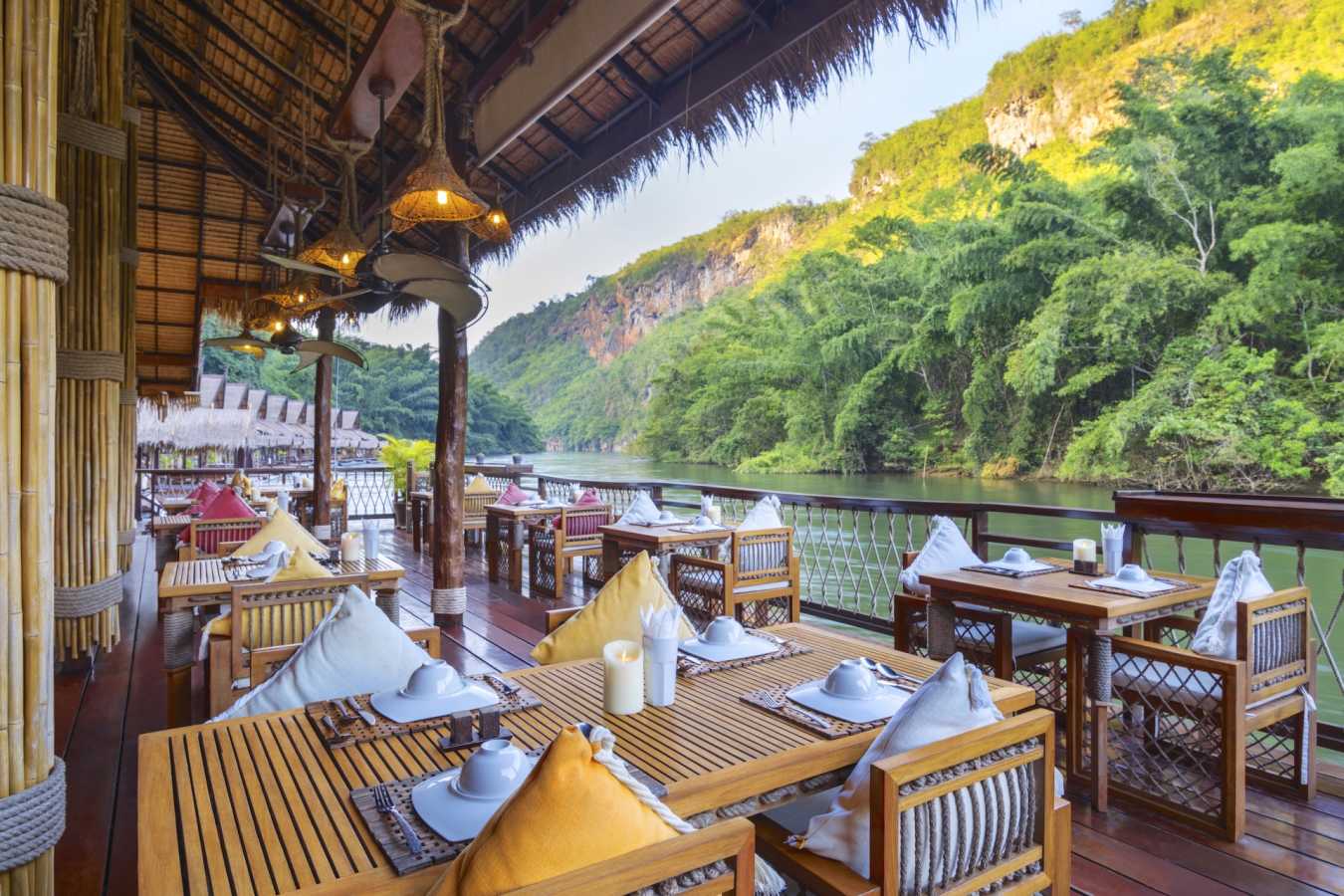 Restaurant - Floathouse Kanchanaburi