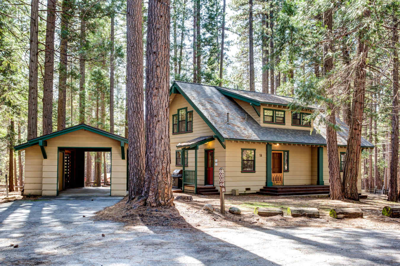 Cabin exterior - The Redwoods in Yosemite 