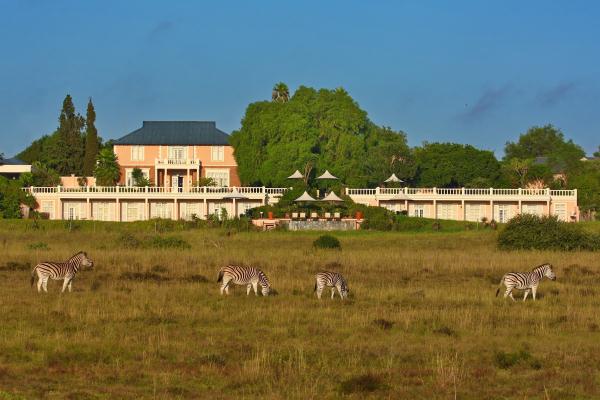Long Lee Manor