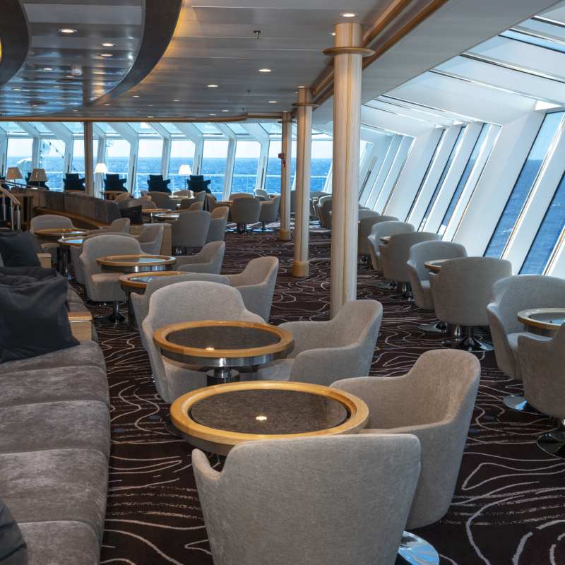 Explorer Lounge 