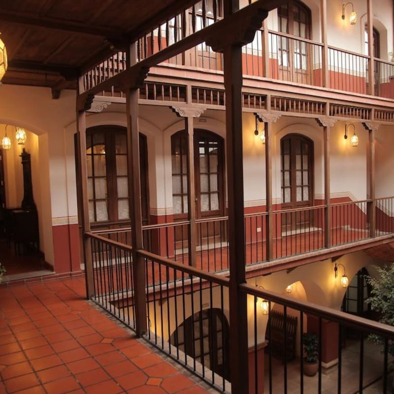 Courtyard - Hotel Parador Santa Maria La Real 