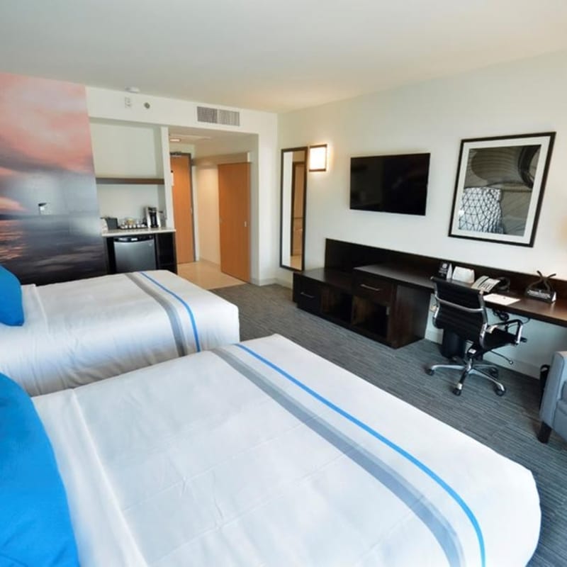 Guestroom - The Grand Winnipeg Airport Hotel