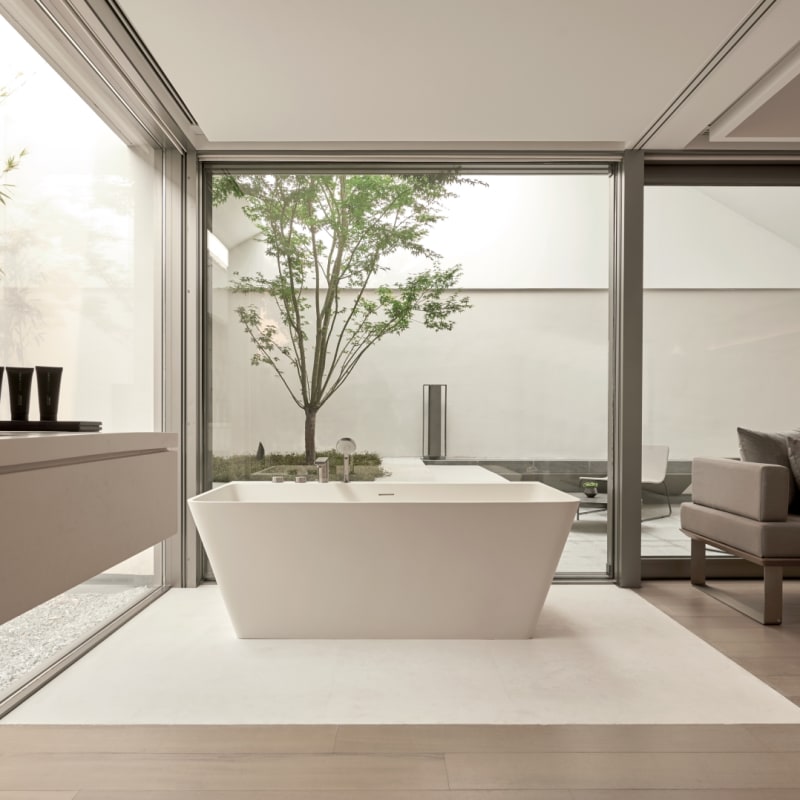 Bathtub 