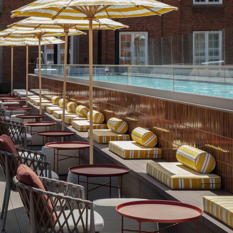 Pool area 