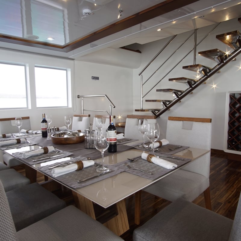 Infinity Yacht Dining 