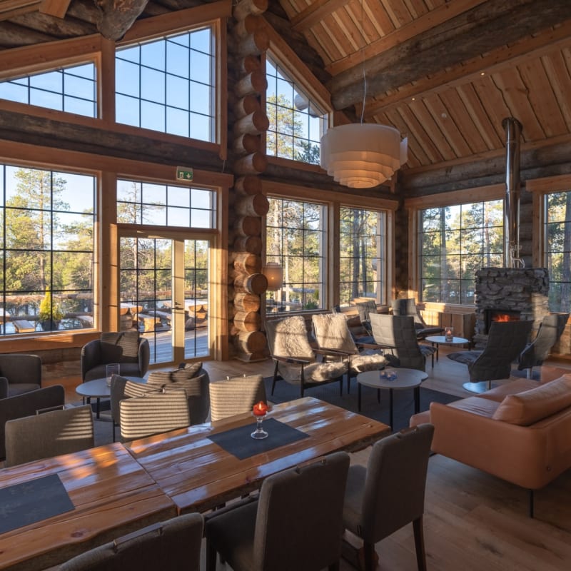Restaurant and sitting area 