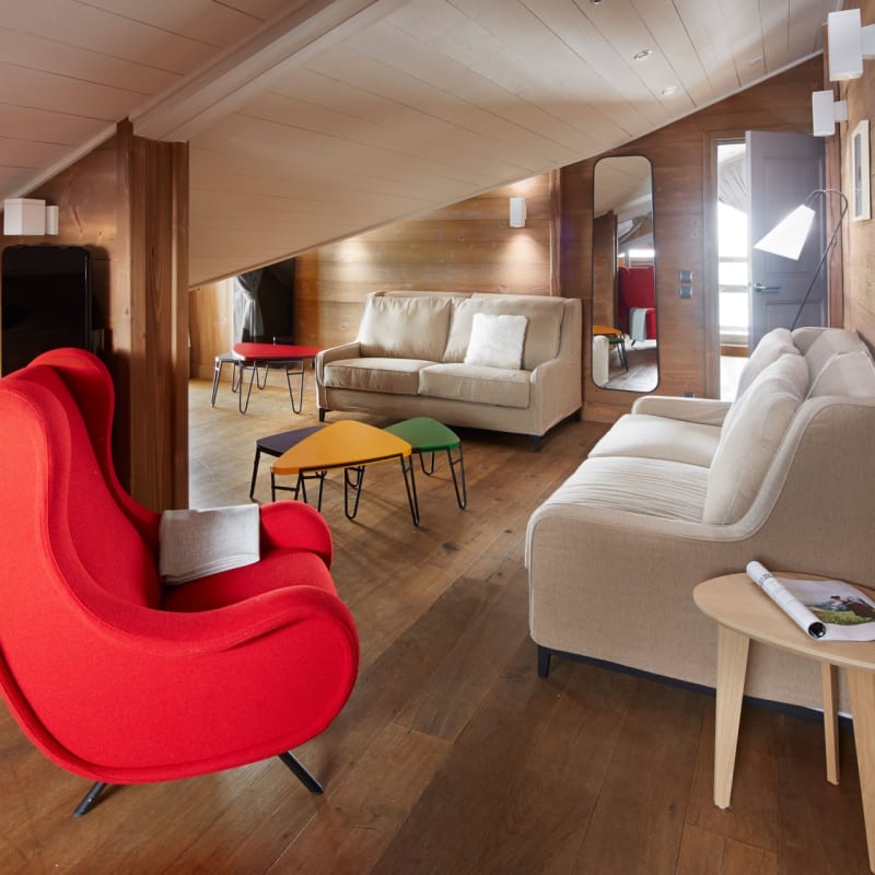 Suite - Living Space 