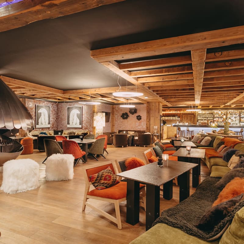 Bar 4 