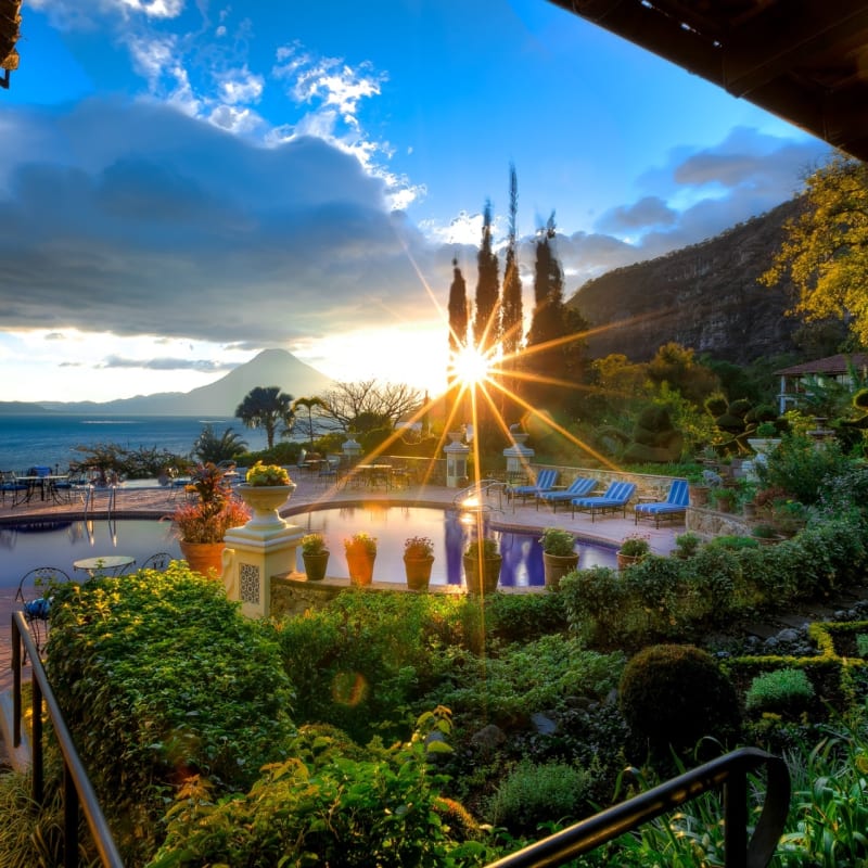 Gardens and views - Hotel Atitlan