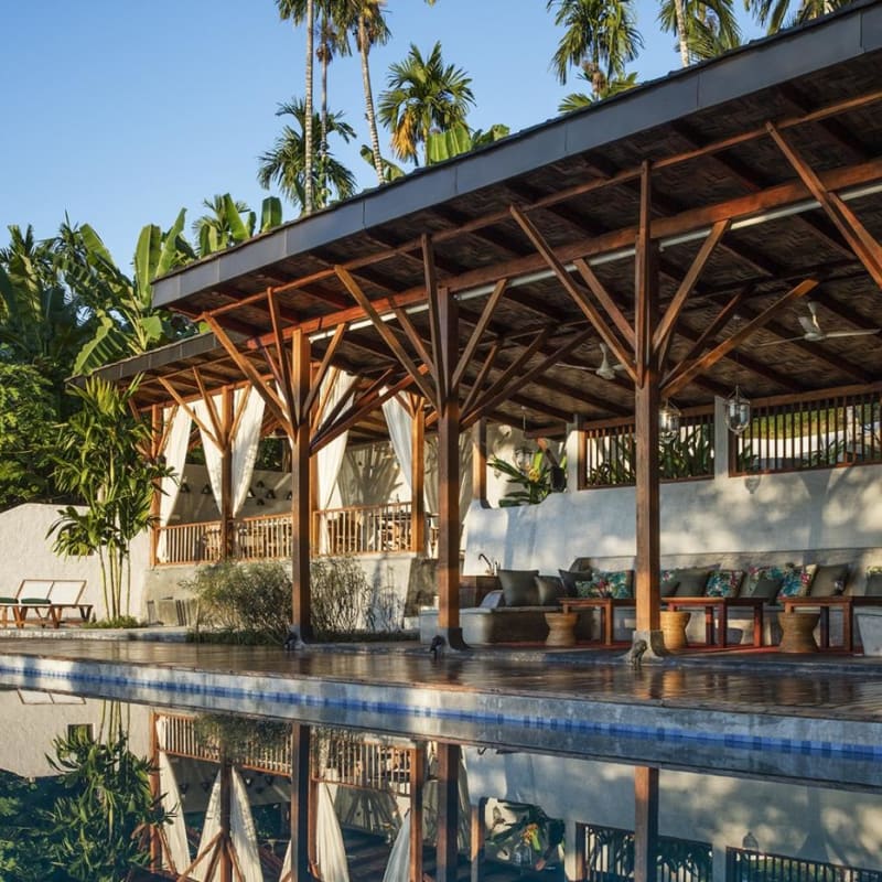 Pool and bar area - Jalakara