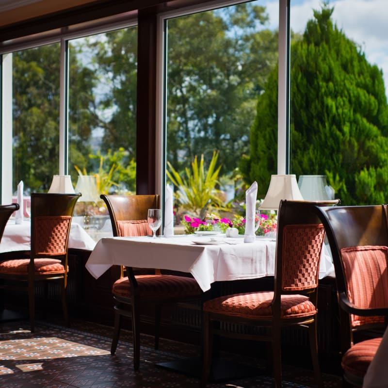 Lakeside restaurant 