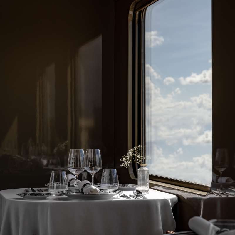Resturant Car  