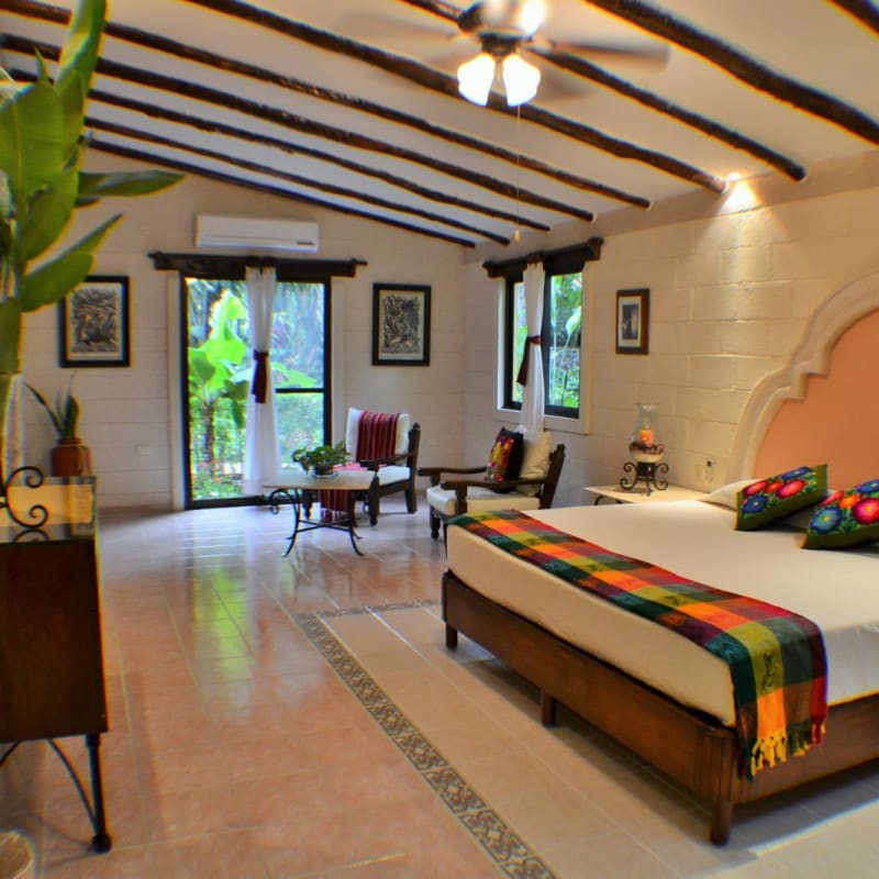 Merle Greene M. guestroom - Hacienda Chichen