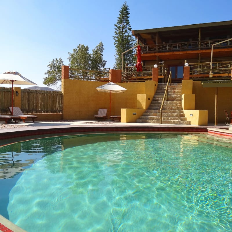 Swimming pool 