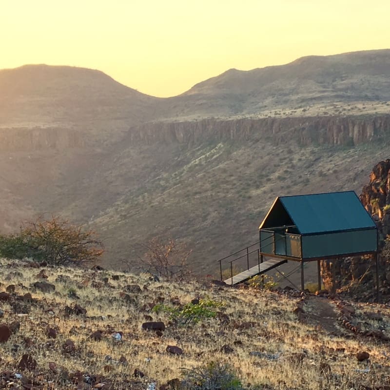 Etendeka Walking Trails, Crystal Maountain Camp 