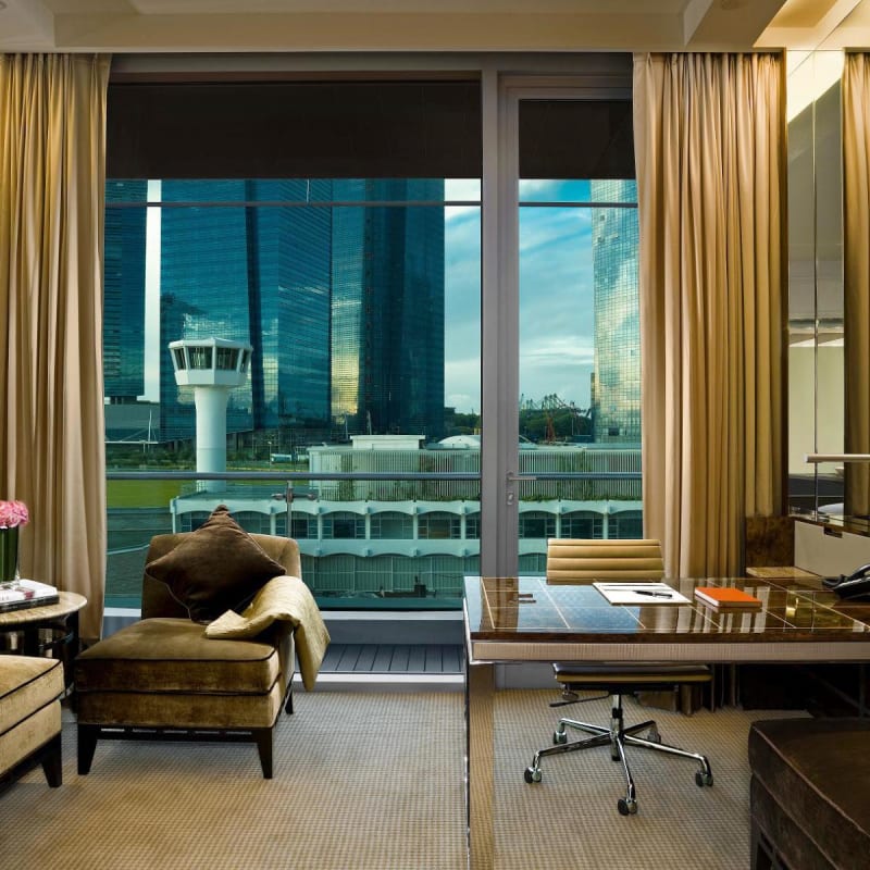Deluxe Room - The Fullerton Bay