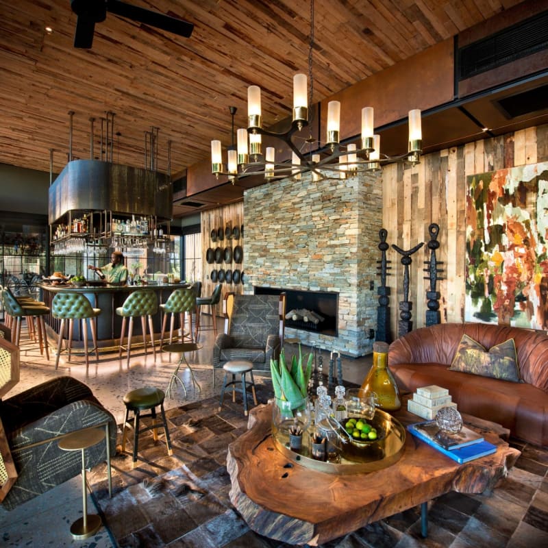 Bar and lounge