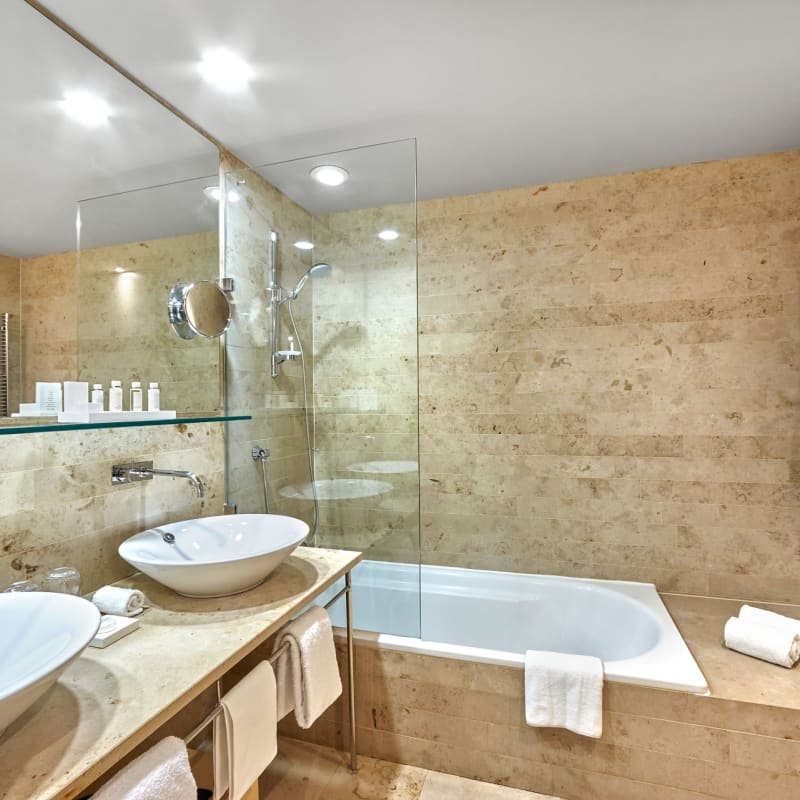 Deluxe Bathroom - Gran Hotel Domine Bilbao