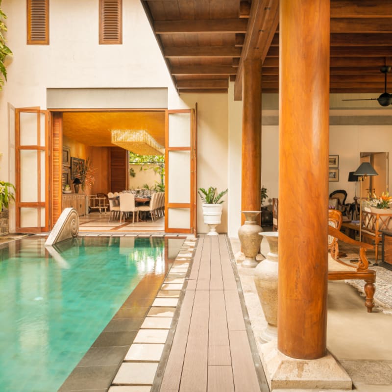 Living area and pool 